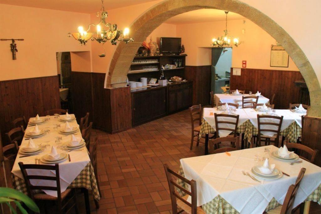 Guerrin Meschino Hotel Montemonaco Ngoại thất bức ảnh